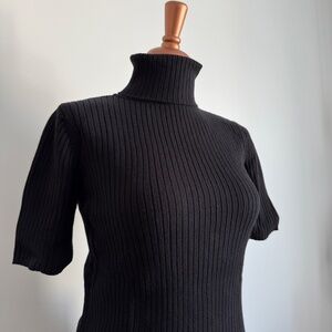 Black Short Sleeves Knit Turtleneck